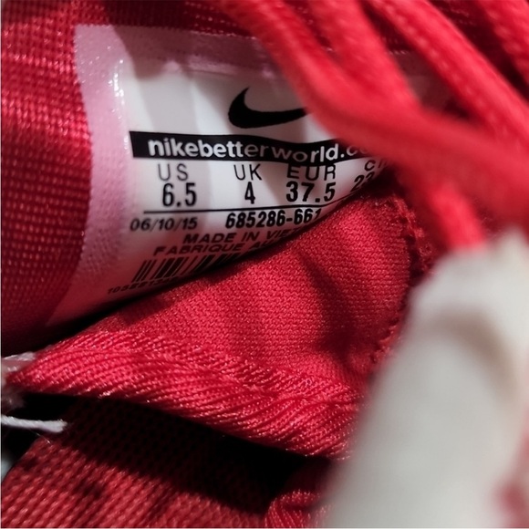 Nike Women's Roshe One Winter Red Sneakers Size 6.5 - Picture 7 of 7